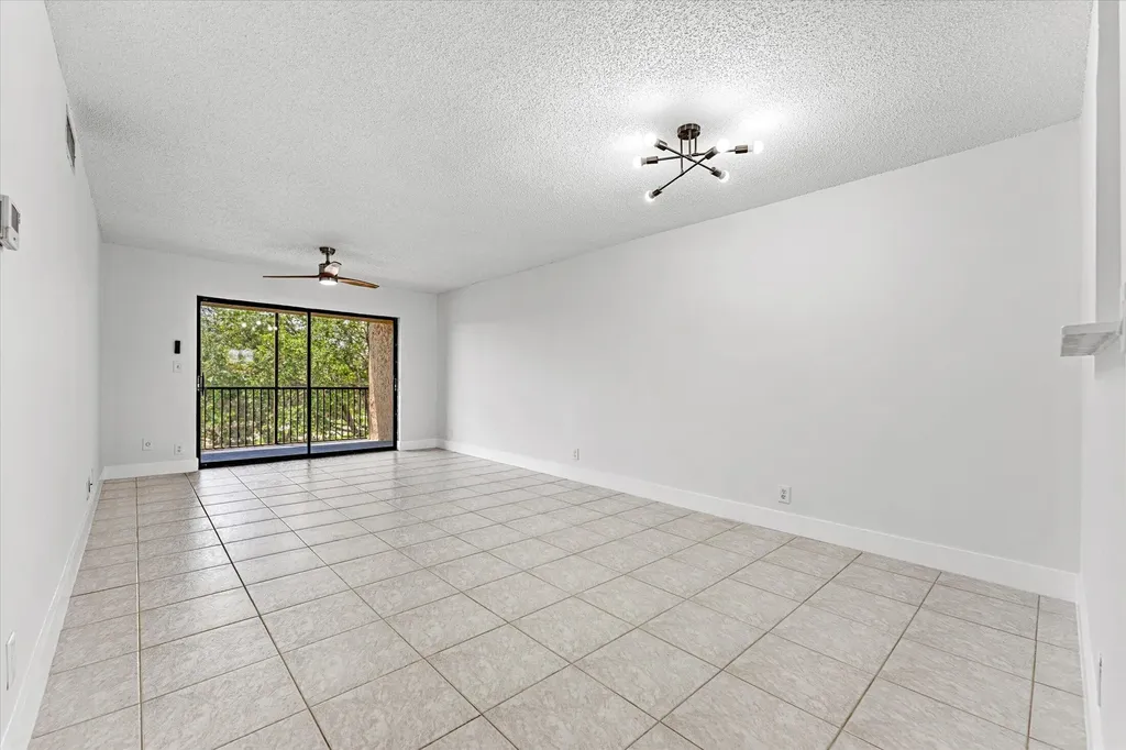 200 W Jacaranda Country Club Drive Plantation FL 33324