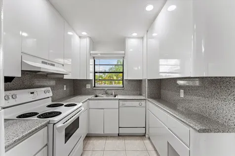 200 W Jacaranda Country Club Drive Plantation FL 33324
