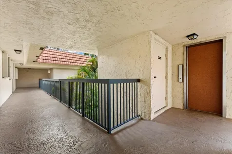200 W Jacaranda Country Club Drive Plantation FL 33324