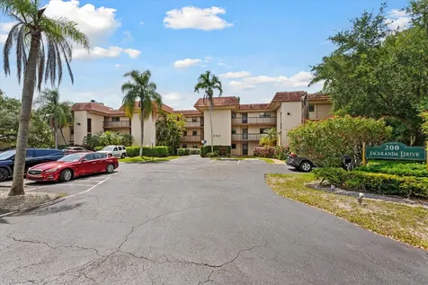 200 W Jacaranda Country Club Drive Plantation FL 33324