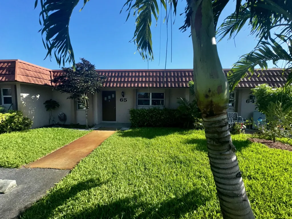 5725 E Fernley Drive Drive E West Palm Beach FL 33415