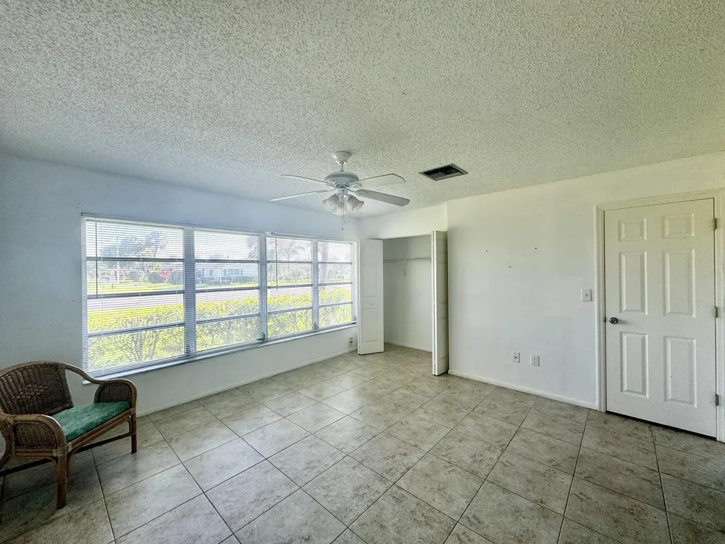 5725 E Fernley Drive Drive E West Palm Beach FL 33415