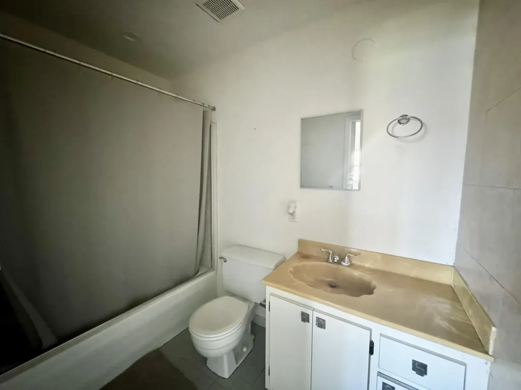 5725 E Fernley Drive Drive E West Palm Beach FL 33415
