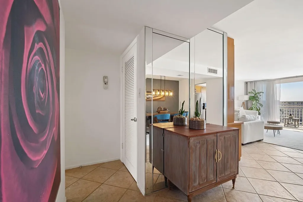 18021 Biscayne Boulevard Aventura FL 33160