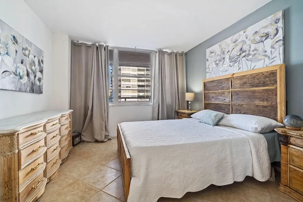 18021 Biscayne Boulevard Aventura FL 33160