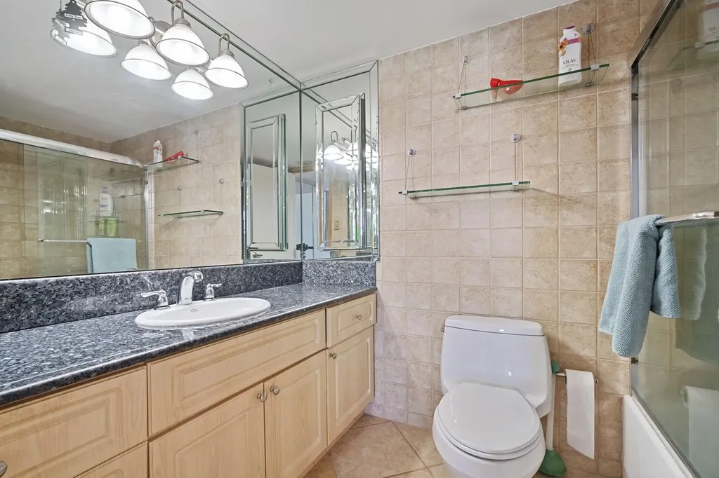 18021 Biscayne Boulevard Aventura FL 33160