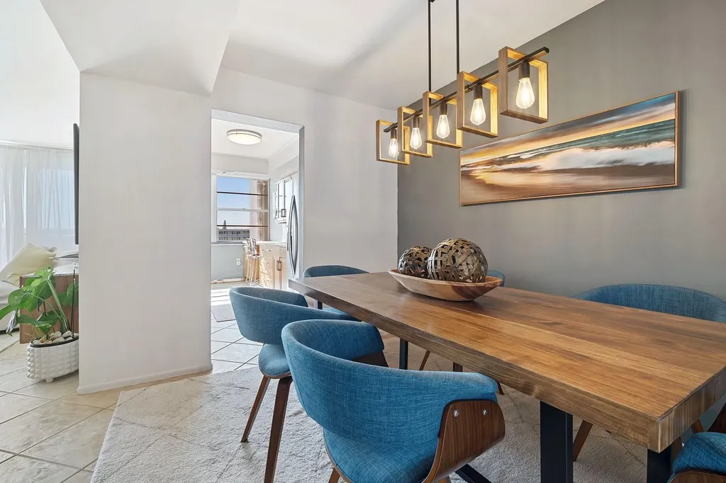 18021 Biscayne Boulevard Aventura FL 33160
