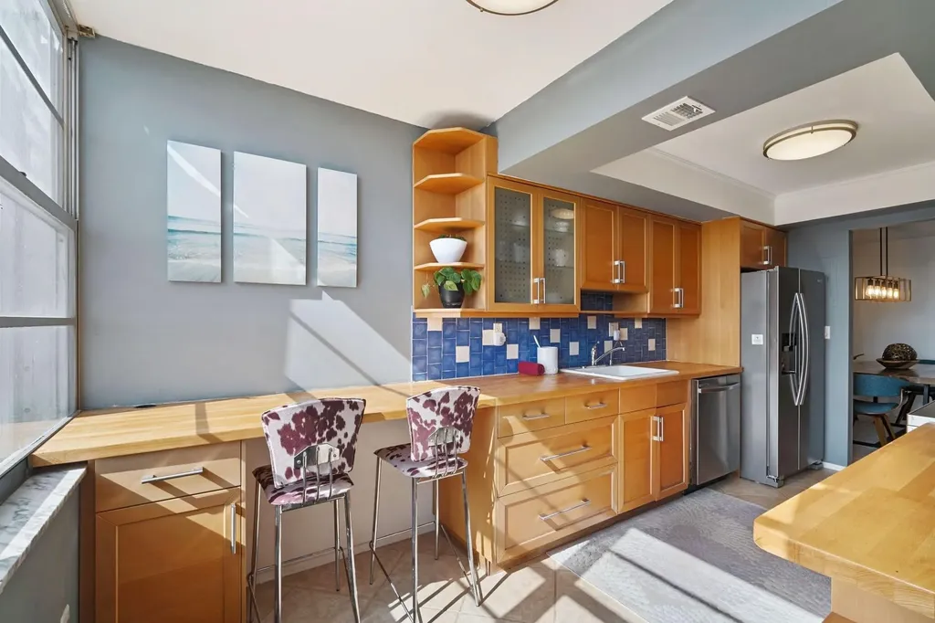 18021 Biscayne Boulevard Aventura FL 33160