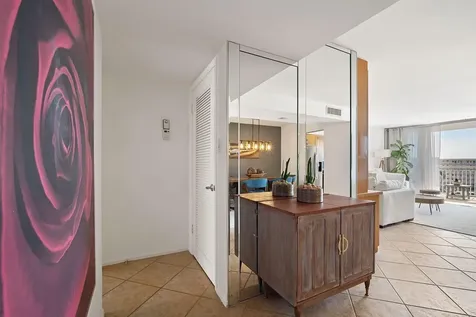 18021 Biscayne Boulevard Aventura FL 33160