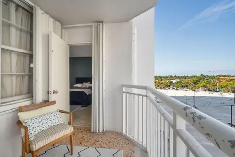 18021 Biscayne Boulevard Aventura FL 33160