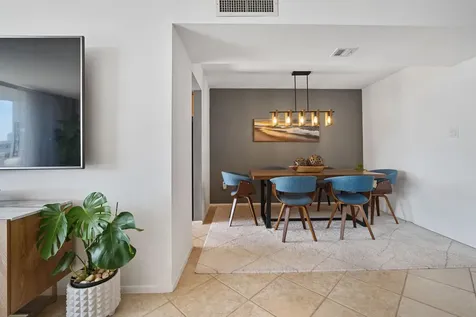 18021 Biscayne Boulevard Aventura FL 33160