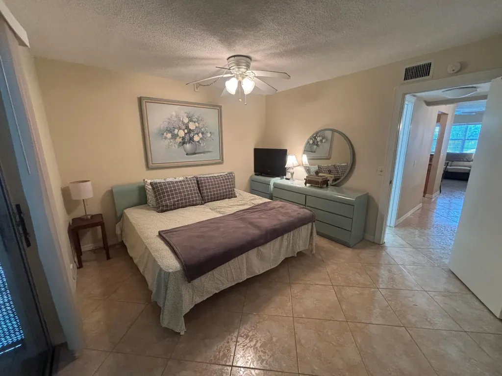 170 Horizons E Boynton Beach FL 33435