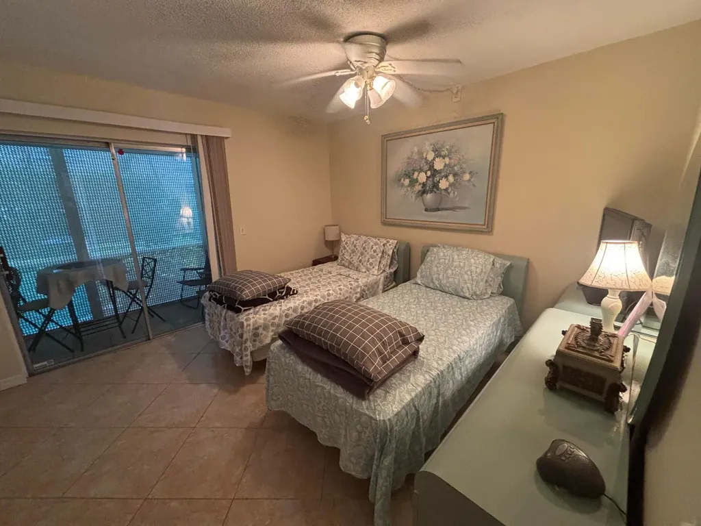 170 Horizons E Boynton Beach FL 33435