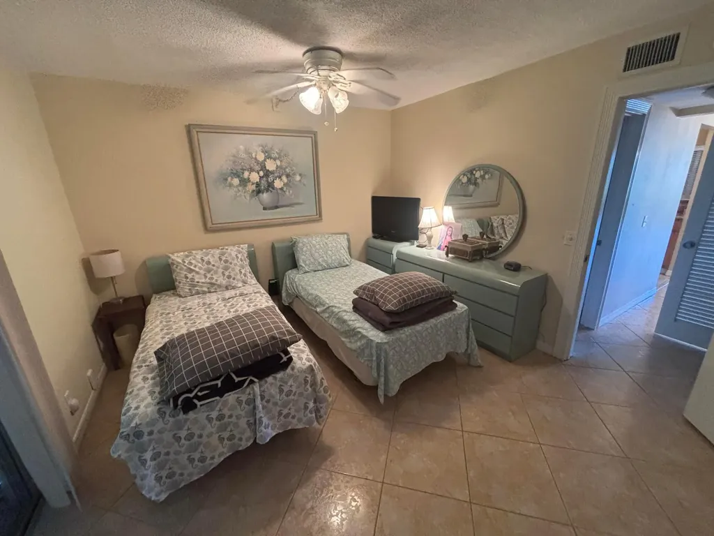 170 Horizons E Boynton Beach FL 33435