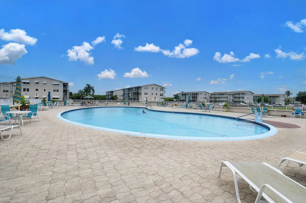 170 Horizons E Boynton Beach FL 33435