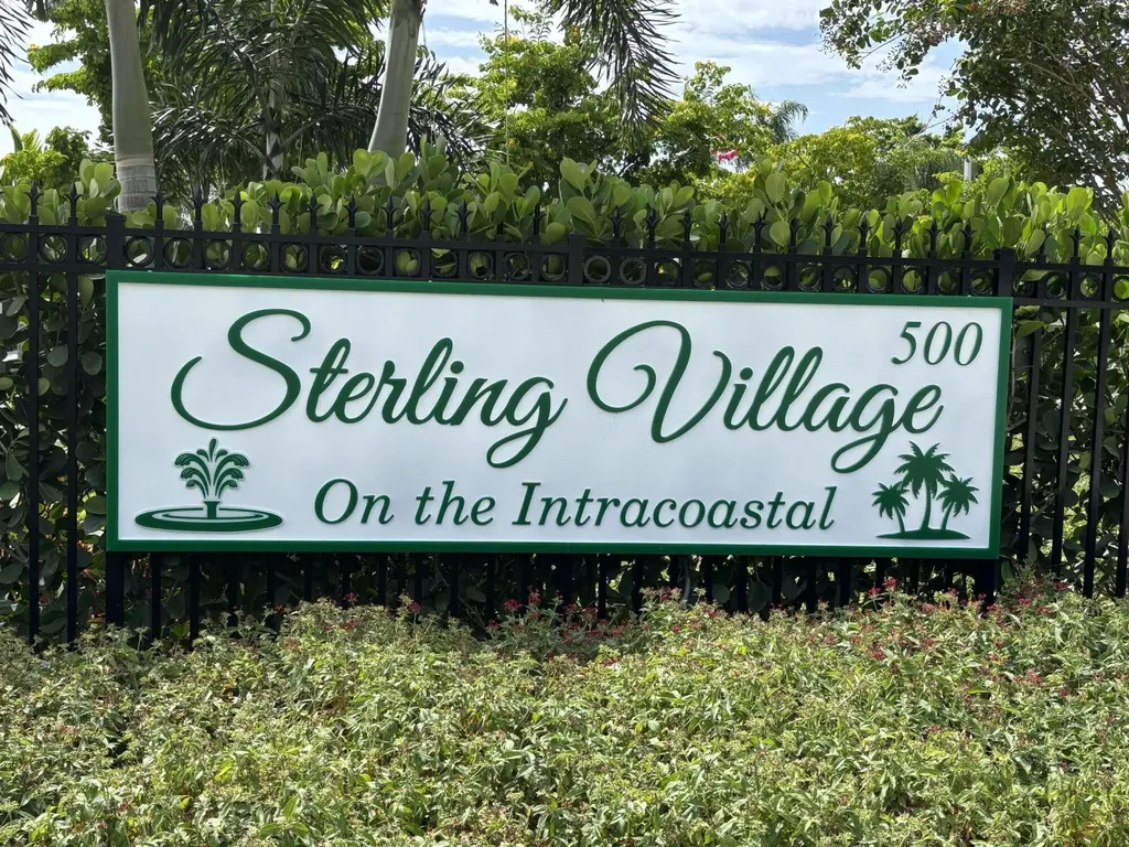 170 Horizons E Boynton Beach FL 33435
