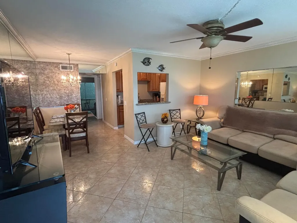 170 Horizons E Boynton Beach FL 33435