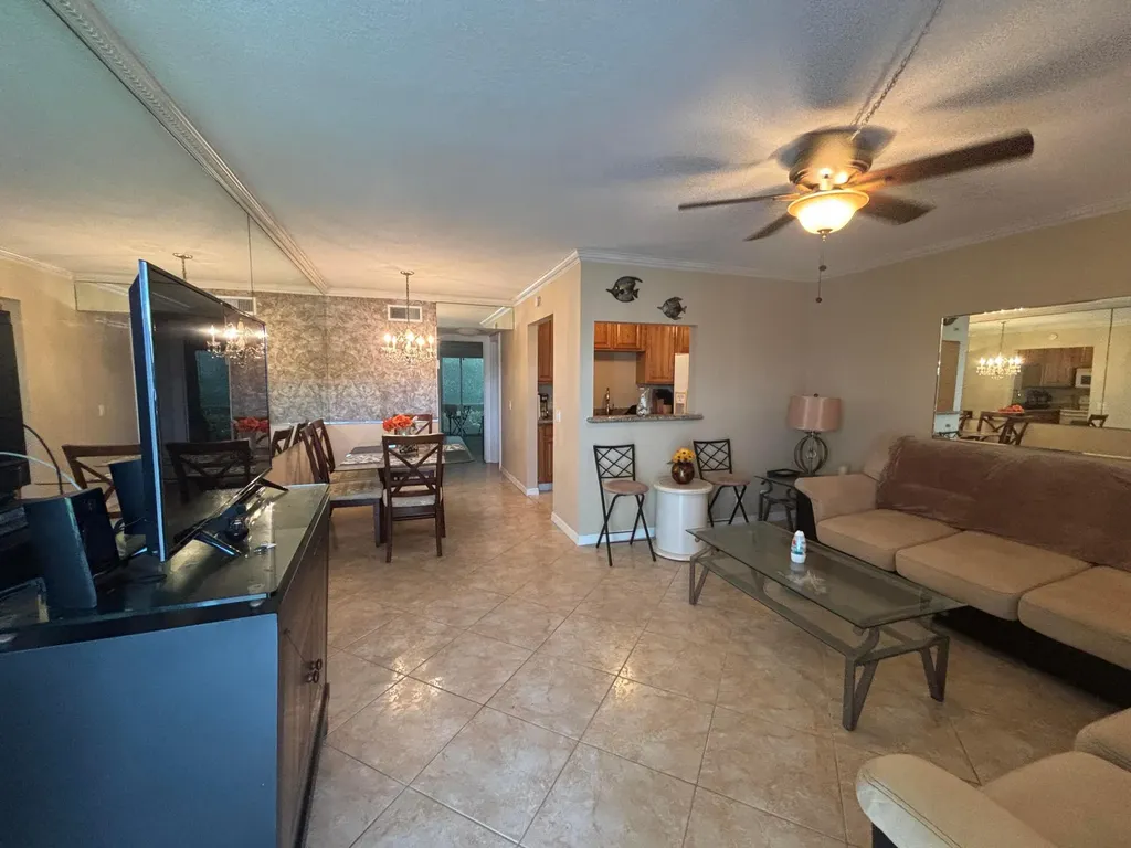 170 Horizons E Boynton Beach FL 33435
