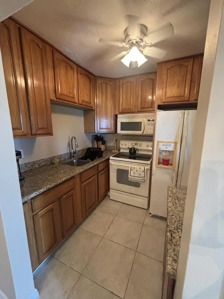 170 Horizons E Boynton Beach FL 33435