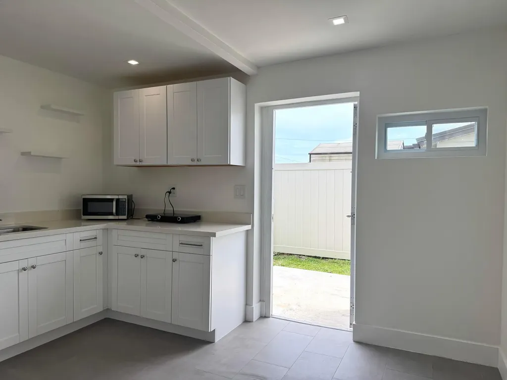436 Fontana Drive Palm Springs FL 33461