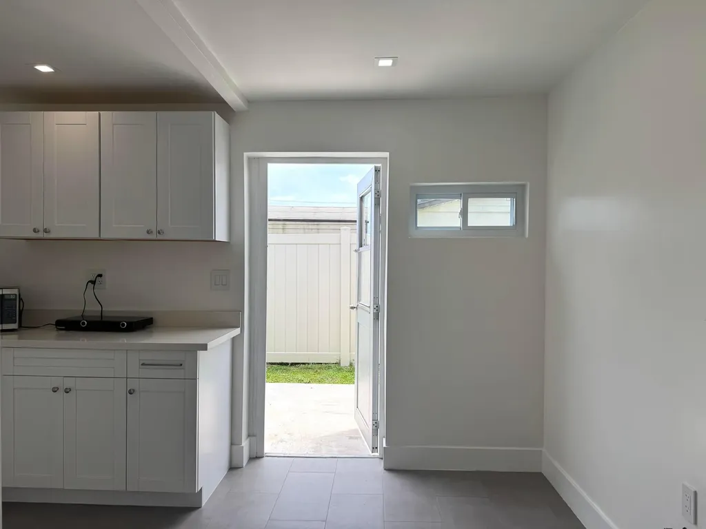 436 Fontana Drive Palm Springs FL 33461