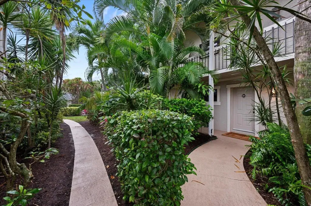 11863 Wimbledon Circle Wellington FL 33414