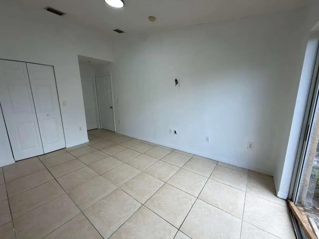 3842 SW 48th Avenue Hollywood FL 33023