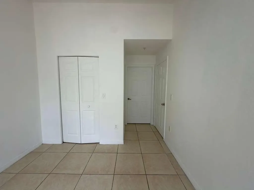 3842 SW 48th Avenue Hollywood FL 33023