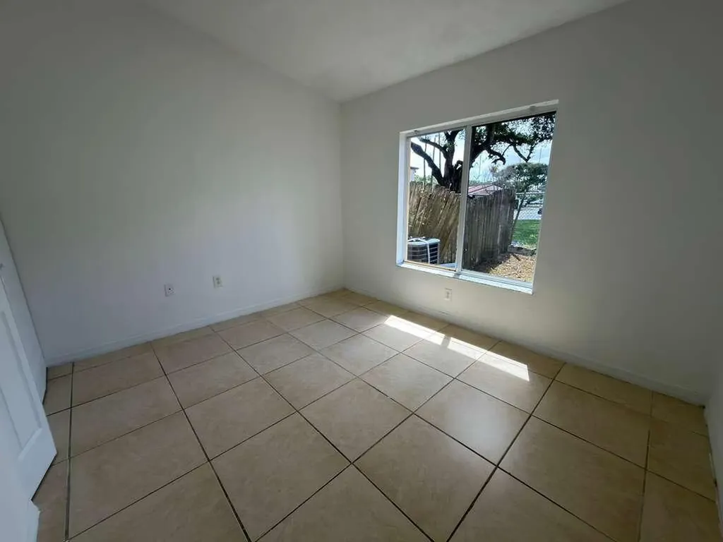 3842 SW 48th Avenue Hollywood FL 33023