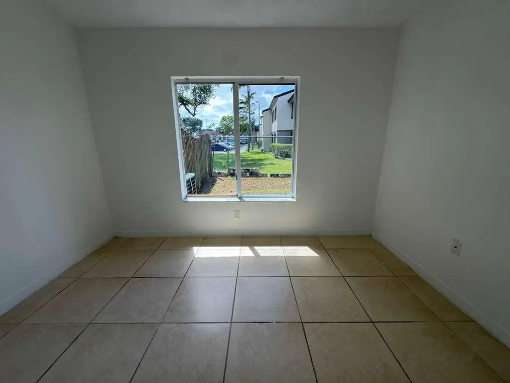 3842 SW 48th Avenue Hollywood FL 33023