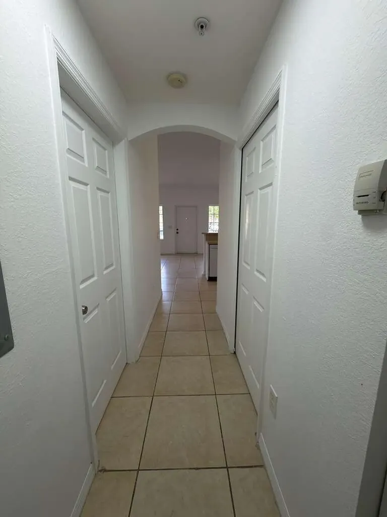 3842 SW 48th Avenue Hollywood FL 33023
