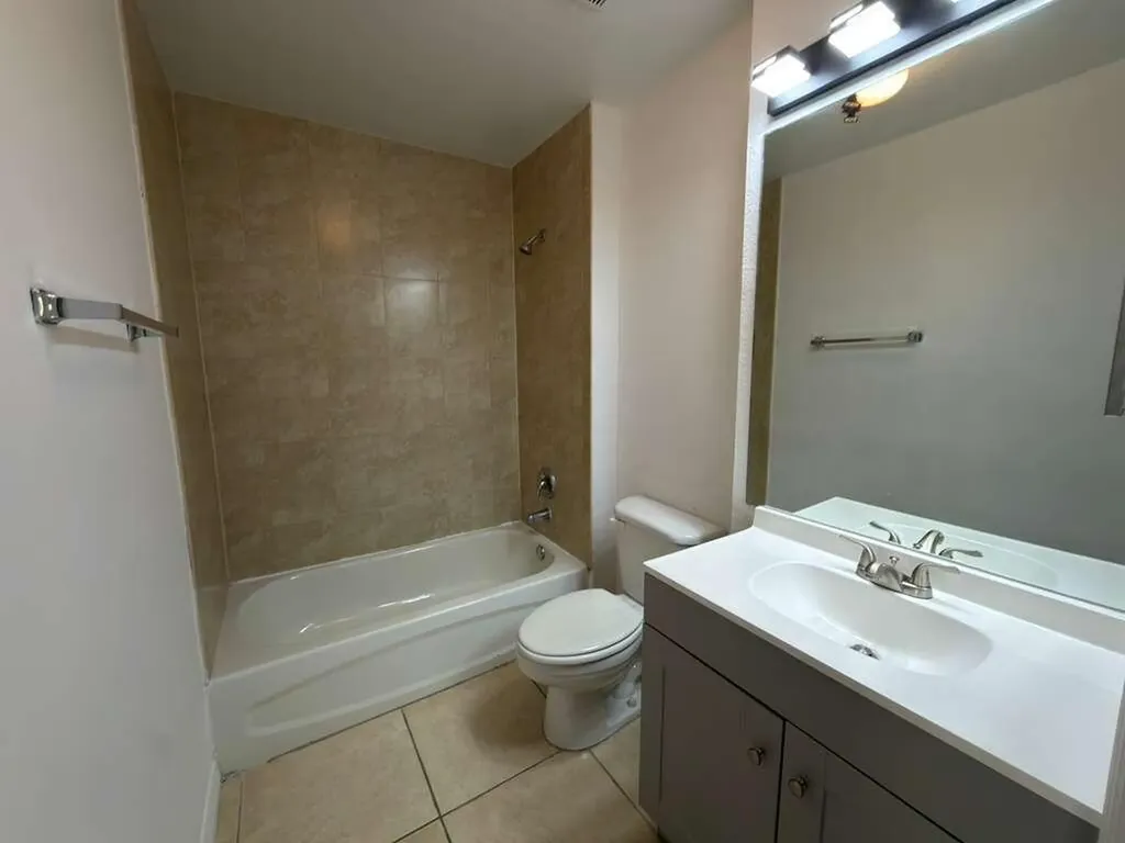 3842 SW 48th Avenue Hollywood FL 33023