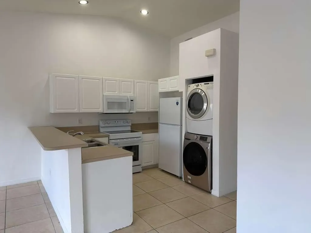 3842 SW 48th Avenue Hollywood FL 33023