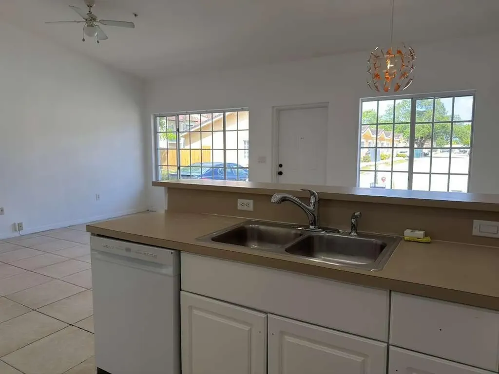 3842 SW 48th Avenue Hollywood FL 33023