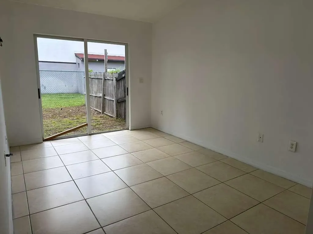 3842 SW 48th Avenue Hollywood FL 33023