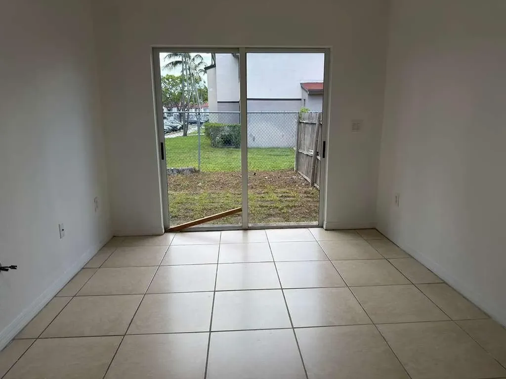 3842 SW 48th Avenue Hollywood FL 33023