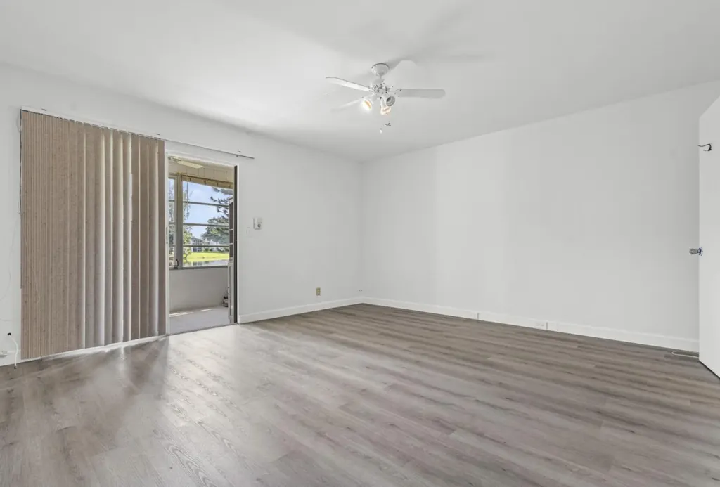 1038 Cambridge Deerfield Beach FL 33442