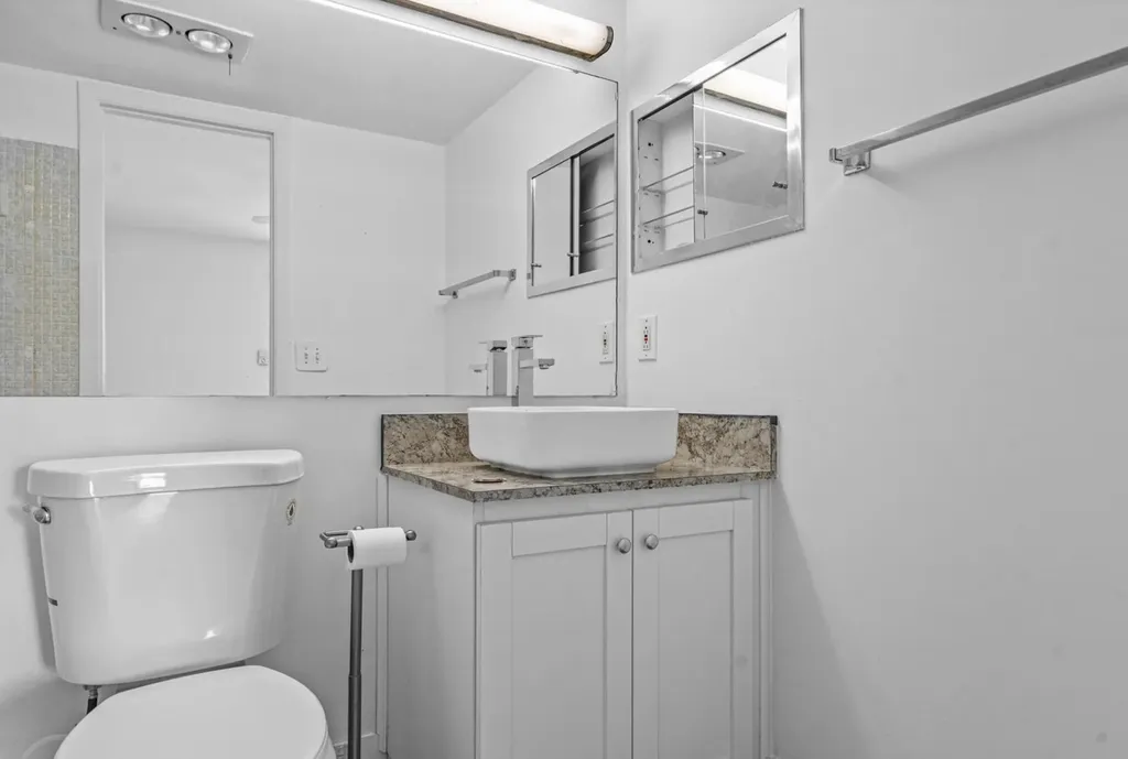 1038 Cambridge Deerfield Beach FL 33442