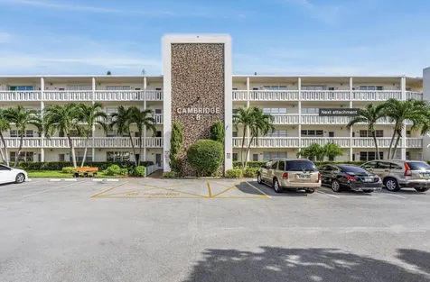 1038 Cambridge Deerfield Beach FL 33442