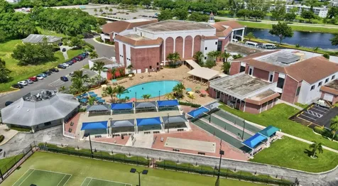 1038 Cambridge Deerfield Beach FL 33442
