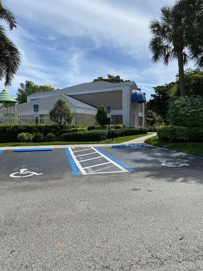 2217 W Discovery Circle Circle W Deerfield Beach FL 33442