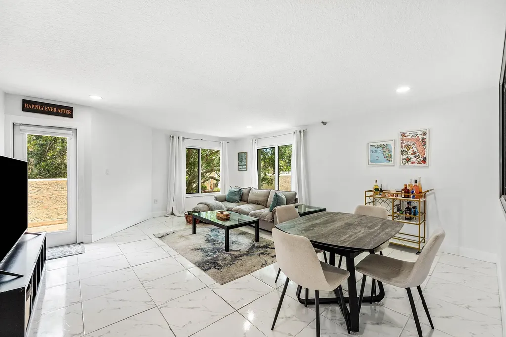 6614 Villa Sonrisa Drive Boca Raton FL 33433
