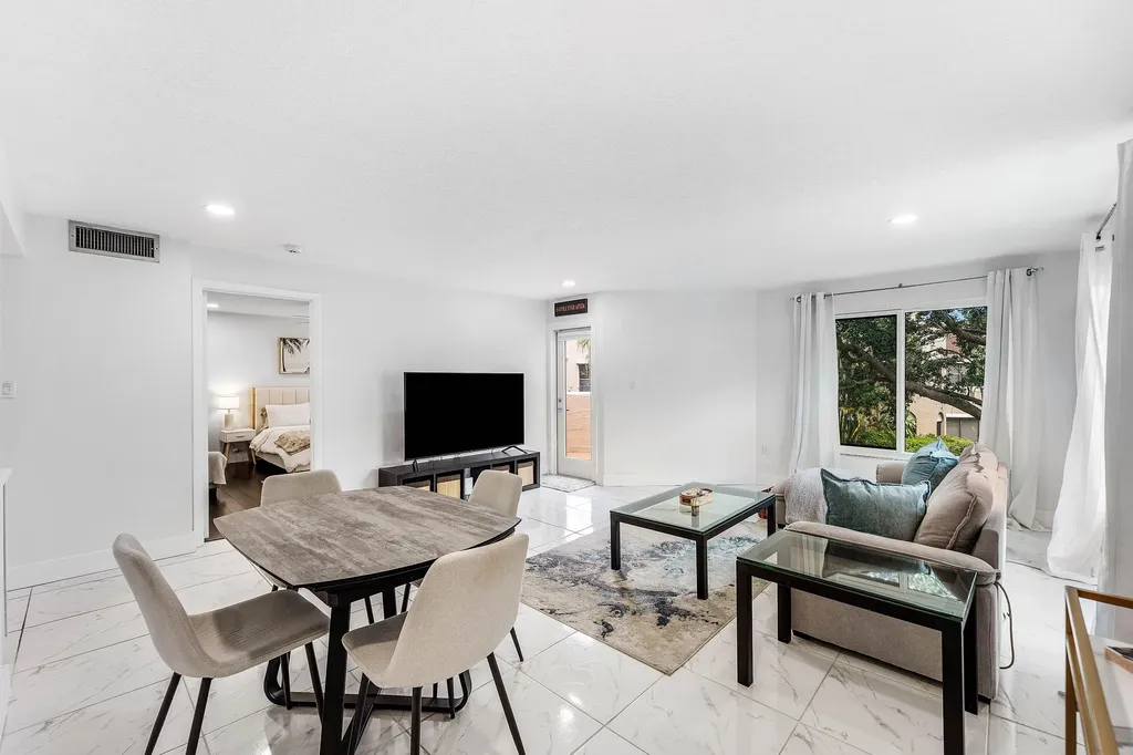 6614 Villa Sonrisa Drive Boca Raton FL 33433