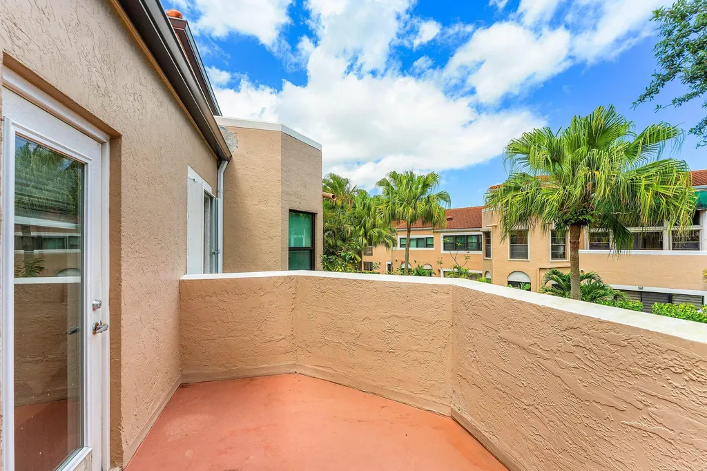 6614 Villa Sonrisa Drive Boca Raton FL 33433