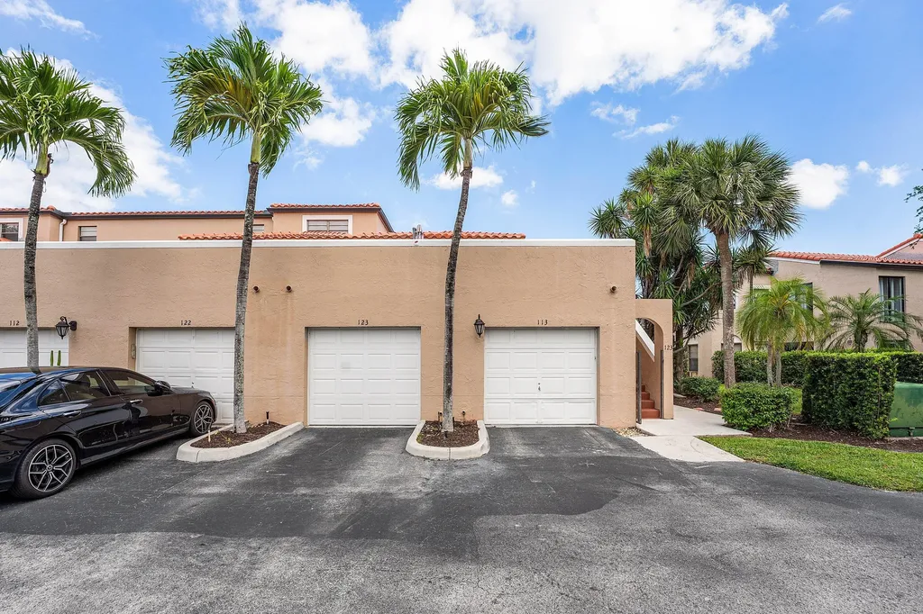 6614 Villa Sonrisa Drive Boca Raton FL 33433