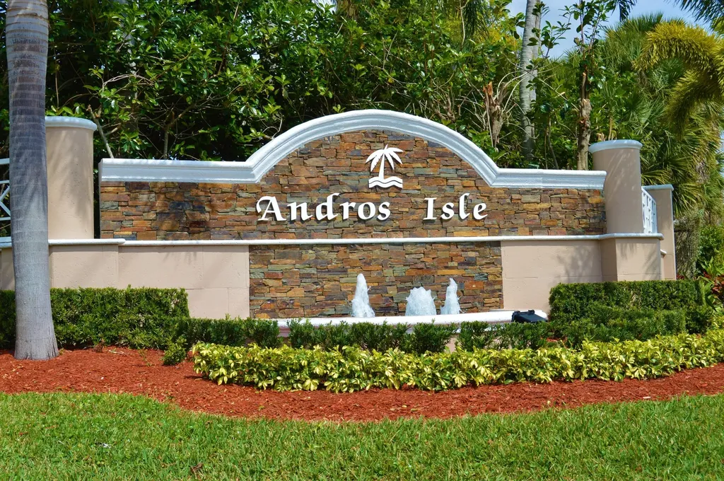 2425 Pigeon Cay West Palm Beach FL 33411