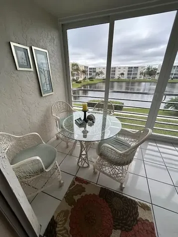 324 SE 10th Street Dania Beach FL 33004