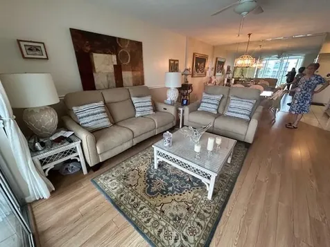 324 SE 10th Street Dania Beach FL 33004
