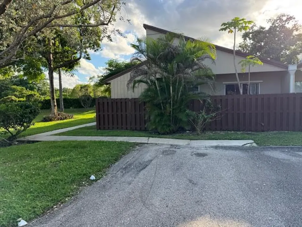 11750 Timbers Way Boca Raton FL 33428