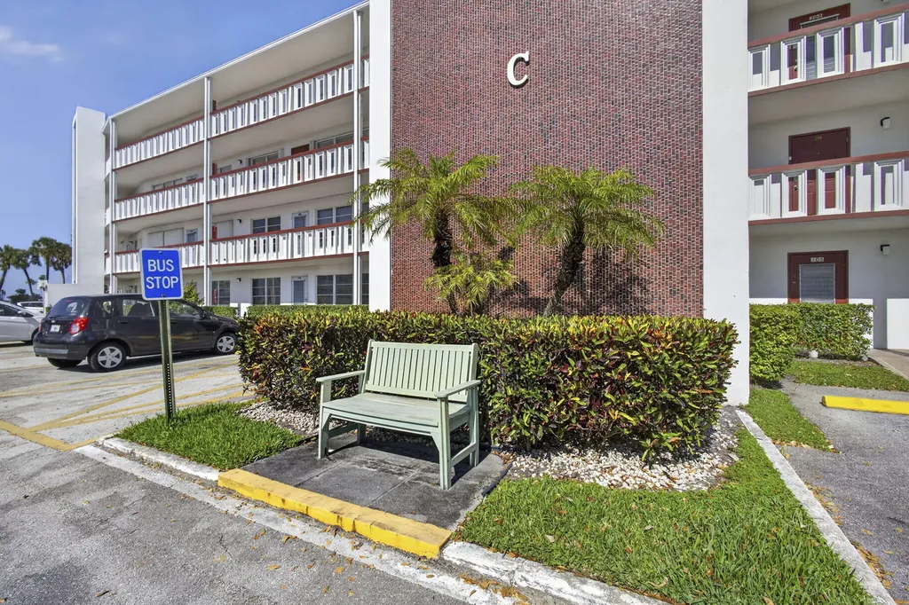 105 Greenbrier C West Palm Beach FL 33417